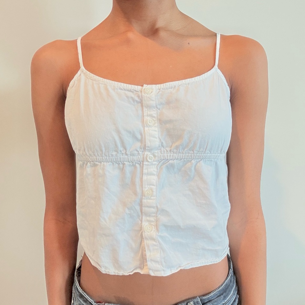 Brandy Melville White Dani Top – Ribbed Button Baby Tee